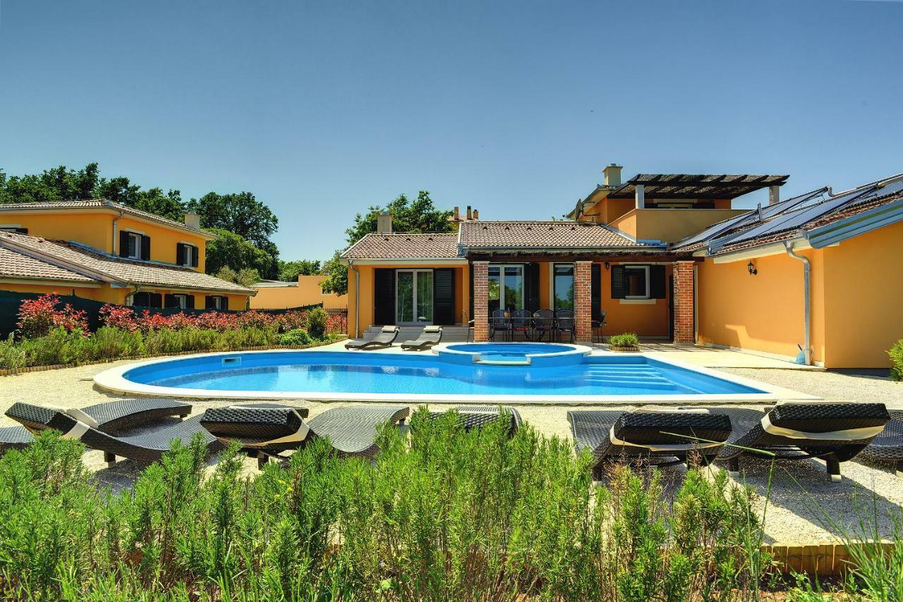 Villas Vea Histria Rezanci Exterior photo
